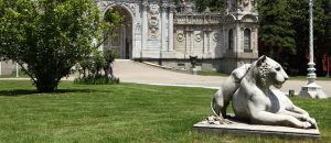 The marble lion guarding the gardens, a key landmark 'From Empire to Republic' journey through Dolmabahçe in 90 minutes tour.